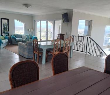 Mossel Bay Bed & Breakfast | Stone Crown Manor B&B