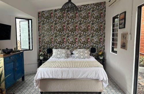 Glenwood Apartment | Studio at 142