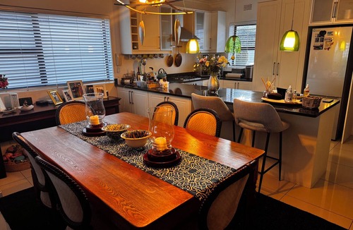 Claremont House | Stunning 3-bedroom duplex in Cape Town perfect for your getaway