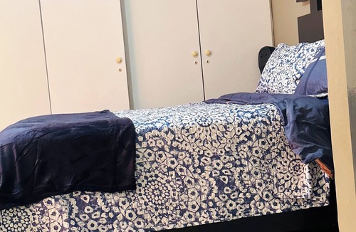 Greater Johannesburg Metropolitan Area Cottage | Stunning kitchenette, lounge, 1-bedroom cottage in Bassonia Johannesburg South