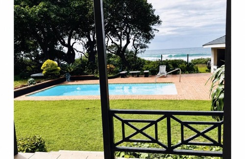 Shelly Beach Apartment | Stunning Sea Views & Direct Beach Access