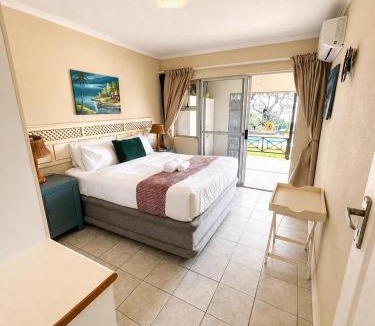Shelly Beach Apartment | Stunning Sea Views & Direct Beach Access
