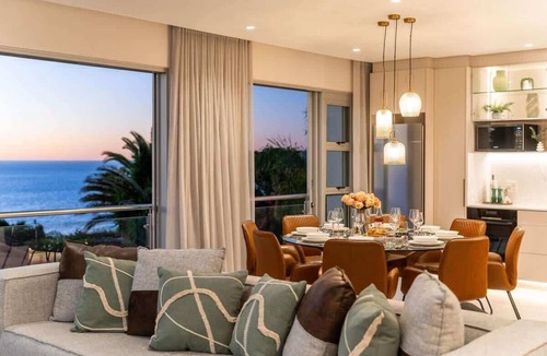 Clifton Apartment | Stunning Sea Views, Sleeps 9 -Lisburn On Clifton Views