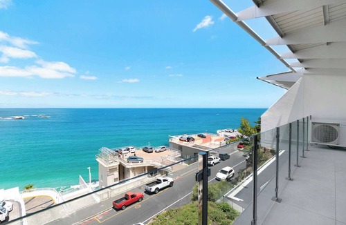Clifton Apartment | Stunning Views, Short walk to Beach -Clifton Allure