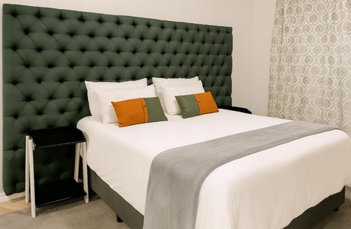 Kempton Park Apartment | Stylish 1 Bed Self Catering Near OR Tambo