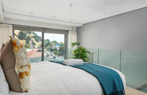 Bo'Kaap Apartment | Stylish 1Bed Secure Panoramic Mountain Views