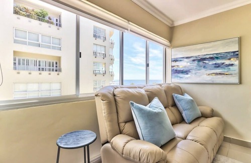Mouille Point Apartment | Stylish 1BR Sea View Apartment near V&A by CTHA
