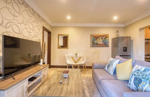 Umhlanga Apartment | Stylish 2-Bed Umhlanga Apartment - Pool & Patio
