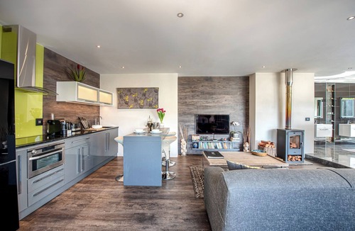 Hout Bay Apartment | Stylish Apartment with Endless Views & Privacy