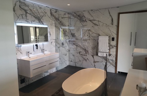 Hout Bay Apartment | Stylish Apartment with Stunning Views over Hout Bay