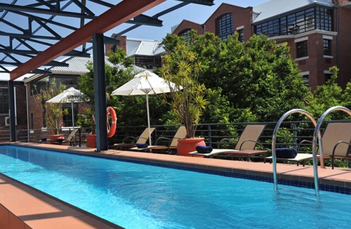 Cape Town City Centre Apartment | Stylish De Waterkant Loft Pool Patio V&A adjacent