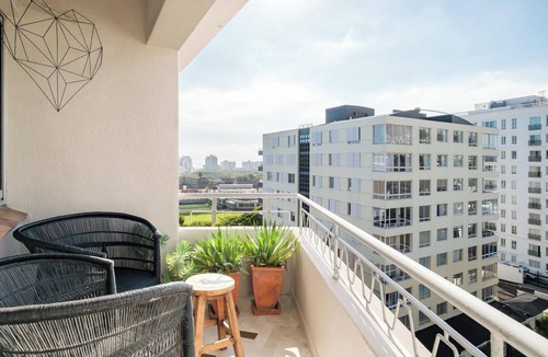 Three Anchor Bay Apartment | Stylish Green Point 2 Bed w Views Rockaway Haven