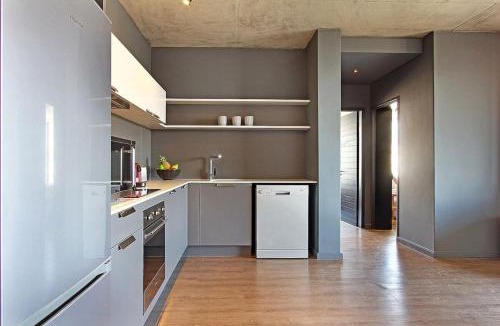 Cape Town City Centre Apartment | Stylish WEX1 Apartment with Mountain Views