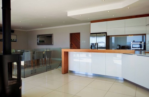 Mountainside House | Sugar Beach Penthouse - Central 3 Bedroom Sea View with Pool and large Verandas