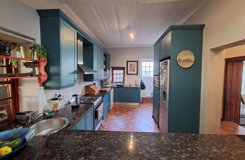 Gordons Bay Central House | Summer Holiday Home – Gordon’s Bay