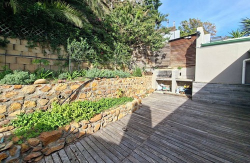 Gordons Bay Central House | Summer Holiday Home – Gordon’s Bay