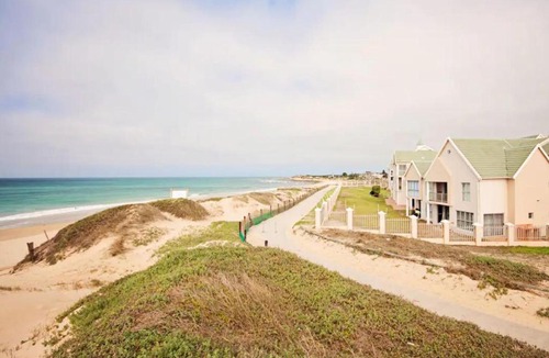 Pollok Beach Apartment | Summerseas
