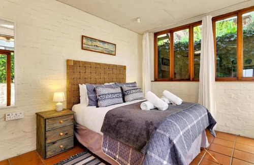 Kalk Bay Apartment | Sunny Kalk Bay Garden Cottage Walk to Harbour