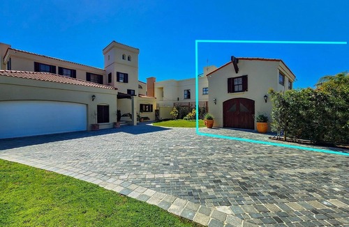 Sunset Beach Cottage | Sunset Beach Villa Luxury Beach Cottage - Hot Tub - On the beach - Cape Town