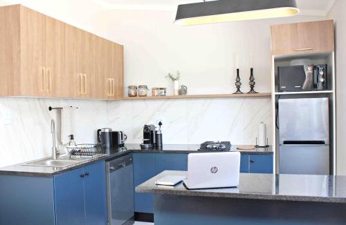 Sunset Beach Apartment | Sunset Stay - Garden Flat