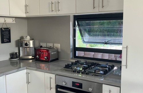 Stellenbosch Cottage | Superb 2-bedroom cottage in charming Stellenbosch for your getaway