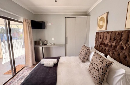 De Aar Bed & Breakfast | Swizzs Guest House