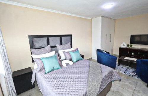 Kareeberg Apartment | Sydney's Guest