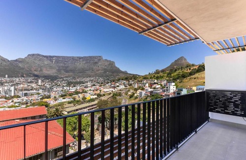 Bo'Kaap Apartment | Table Mountain Majesty - 270 Views Modern