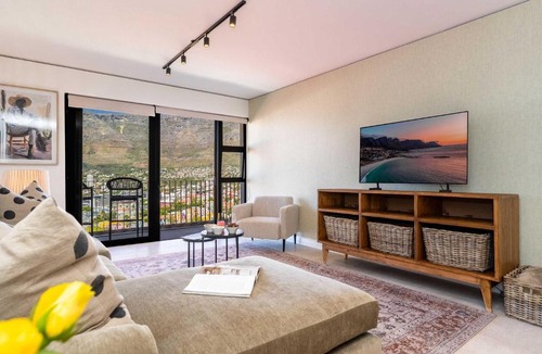 Bo'Kaap Apartment | Table Mountain Majesty - 270 Views Modern