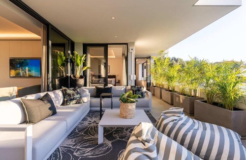 Camps Bay Apartment | Terrace Royale Apt Camps Bay - Walk to beach Pool