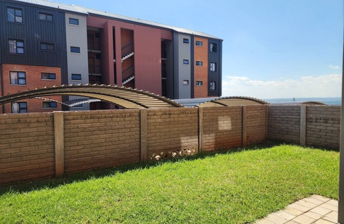 Greater Johannesburg Metropolitan Area Apartment | Terrific 2-bedroom Apartment in Upscale LionPride Estate