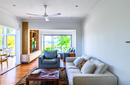 Green Point Apartment | The Atlantic Slope Table Mountain to Sea