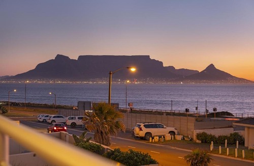 Bloubergstrand Apartment | The Bay A101