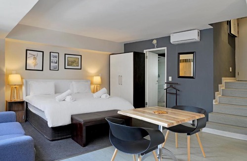 Cape Town City Centre Apartment | The Bijoux 2-5 - No Load Shedding