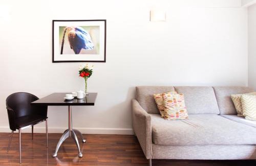 Cape Town City Centre Apartment | The Bijoux 3-2 No Load Shedding