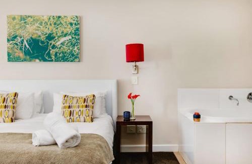 Cape Town City Centre Apartment | The Bijoux 6-2 No Load Shedding