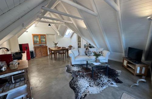 Somerset West Apartment | The Bothey House