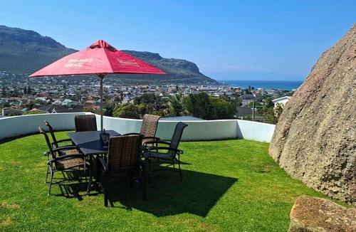 Fish Hoek House | The Boulder House, in Fish Hoek, Cape Town with spectacular ocean/mountain views