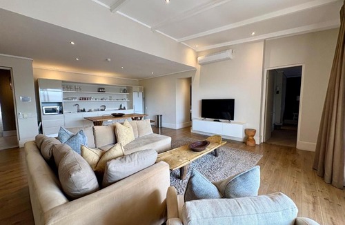 Knysna Central Apartment | The Gallery Dream Family Suite