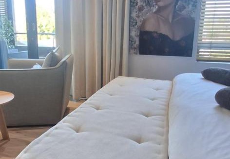 Knysna Central Apartment | The Gallery on Gray