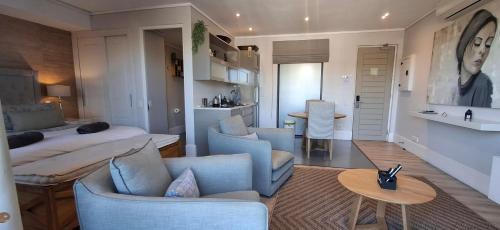 Knysna Central Apartment | The Gallery on Gray