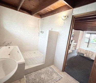 Beacon Bay House | The Hide on 37 Flamingo