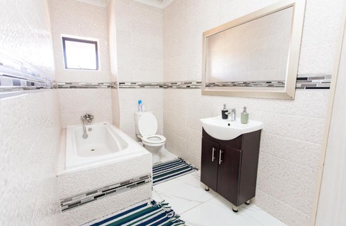 Greater Johannesburg Metropolitan Area House | The Hide on kilburn