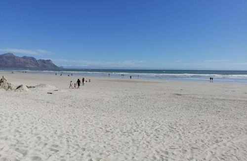 Firgrove Rural Apartment | The Jade Somerset West Beachfront Apartment with Pool & Mountain Views