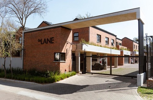 Menlo Park Apartment | The Lane Residence