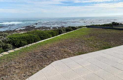 Pearly Beach House | The Lookout