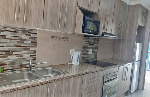 Muckleneuk Apartment | The Palace Apartment