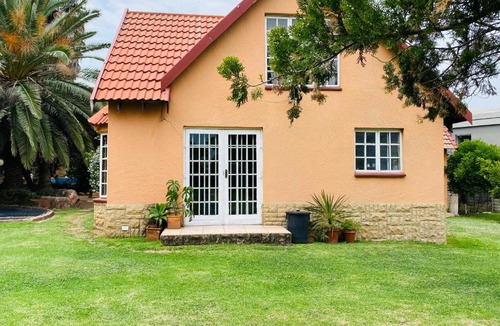 Brakpan House | The Qs guest suite