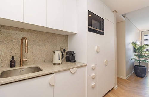 Cape Town Apartment | The Riviera Suite 309 Balcony, 100m to Promenade