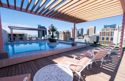 Bo'Kaap Apartment | The Rose 502 - City Centre Aprt with Rooftop Pool - FREE Daily Housekeeping